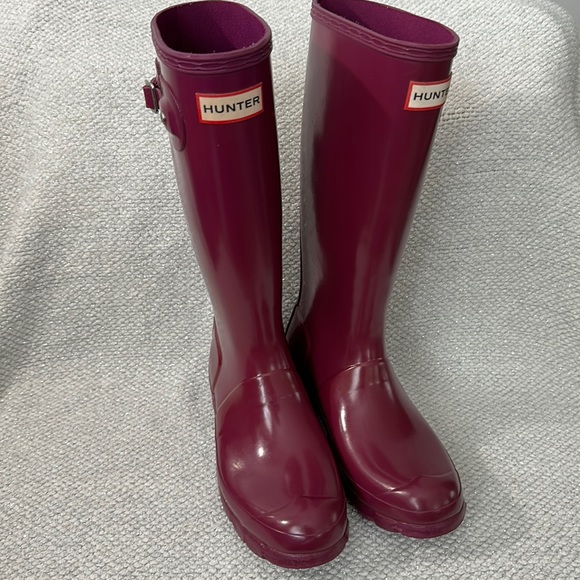 HUNTER Original Tall Gloss Rain Boots - Picture 1 of 9